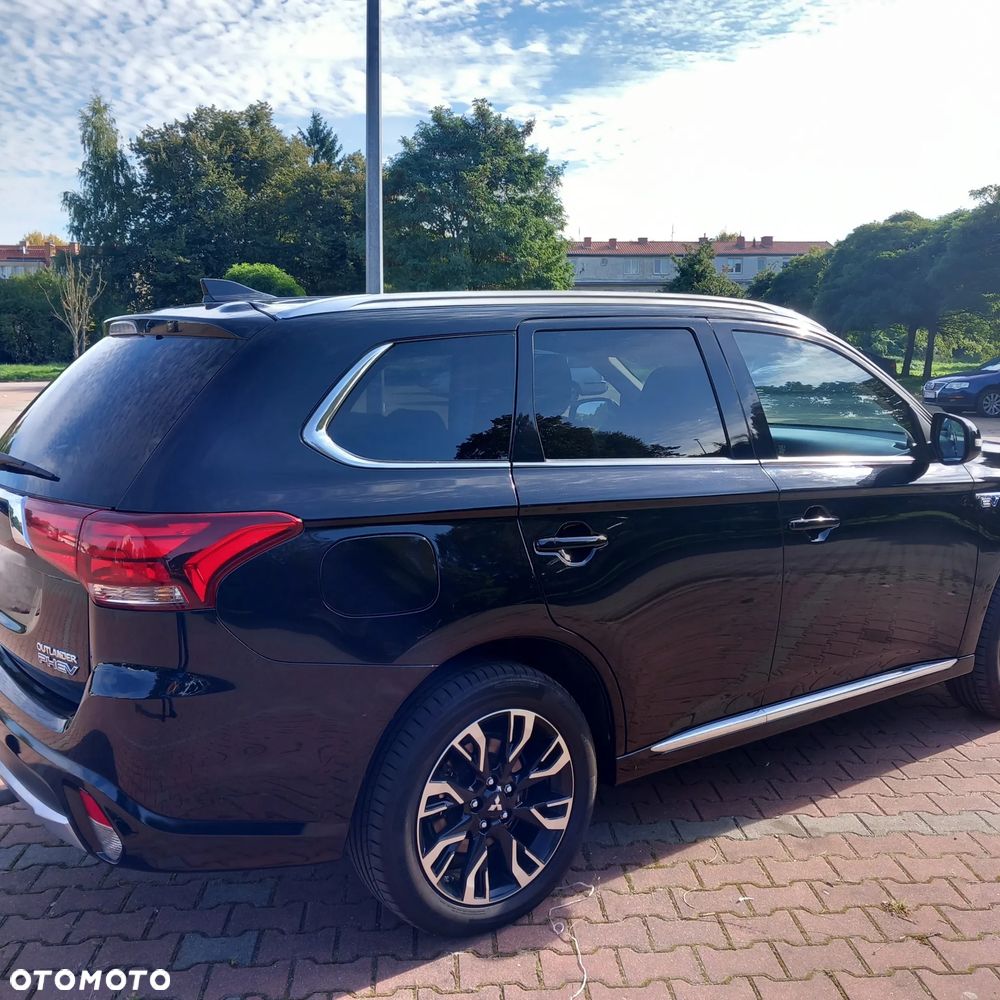 Mitsubishi Outlander - 25