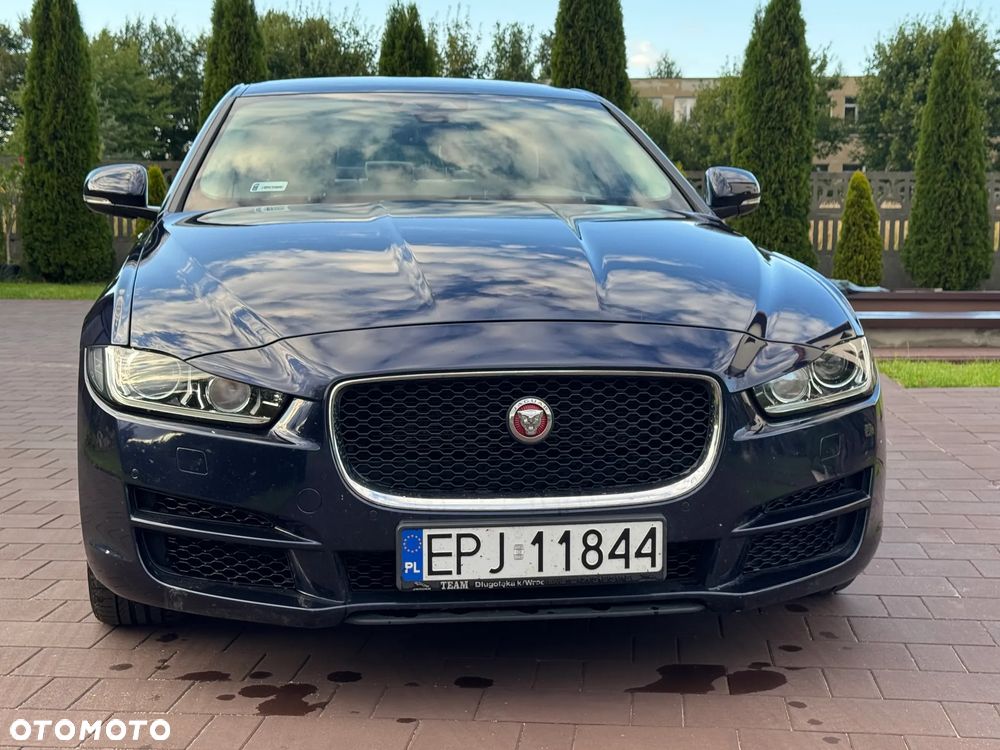 Jaguar XE 2.0 T Prestige - 2