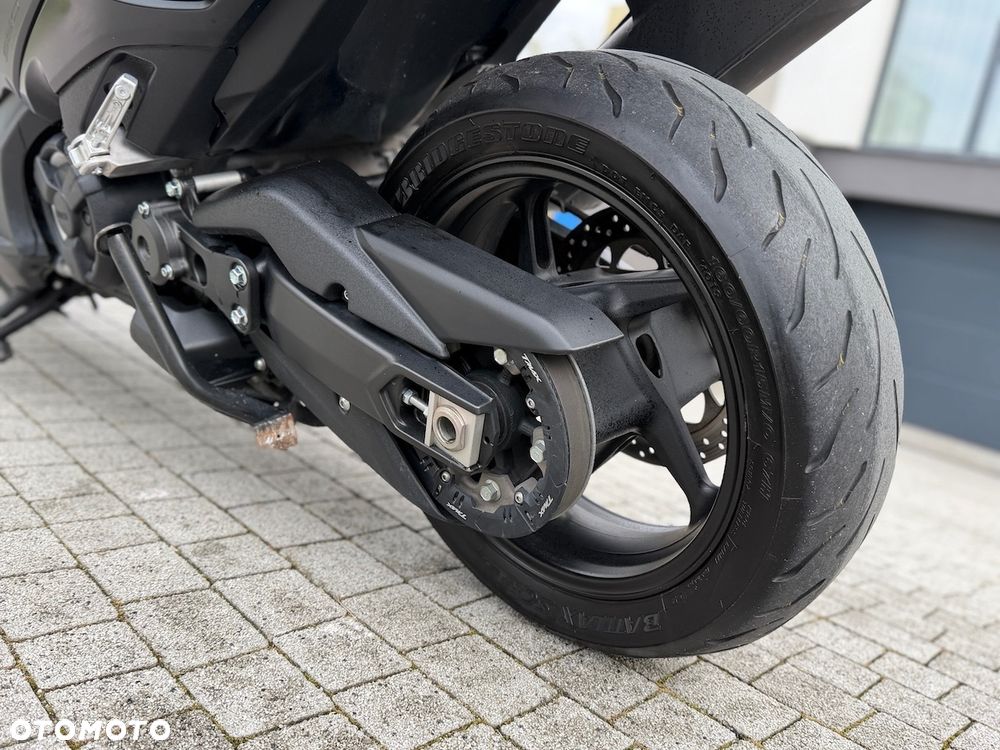 Yamaha Tmax - 15