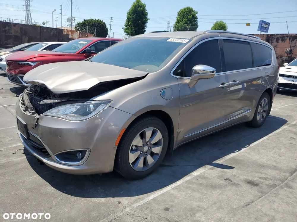 Chrysler Pacifica - 3