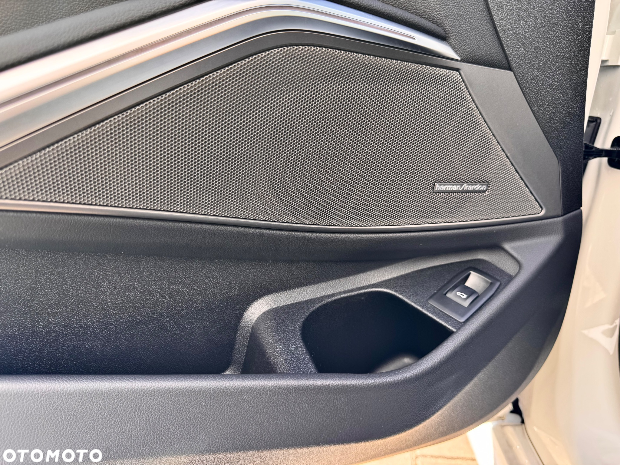 BMW Seria 3 318i M Sport - 14