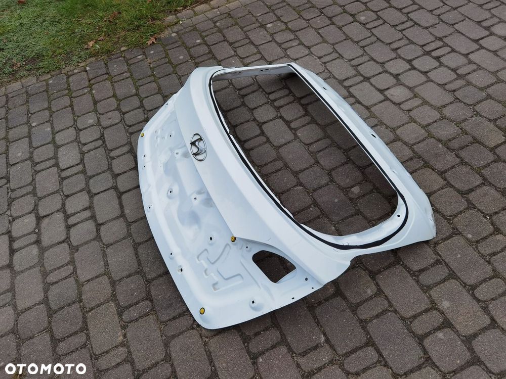 Klapa bagażnika Hyundai i40 Kombi 2011-17 - 4