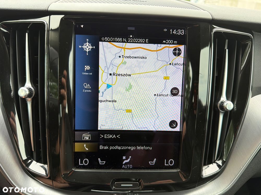 Volvo XC 60 B4 D AWD Momentum Pro - 32