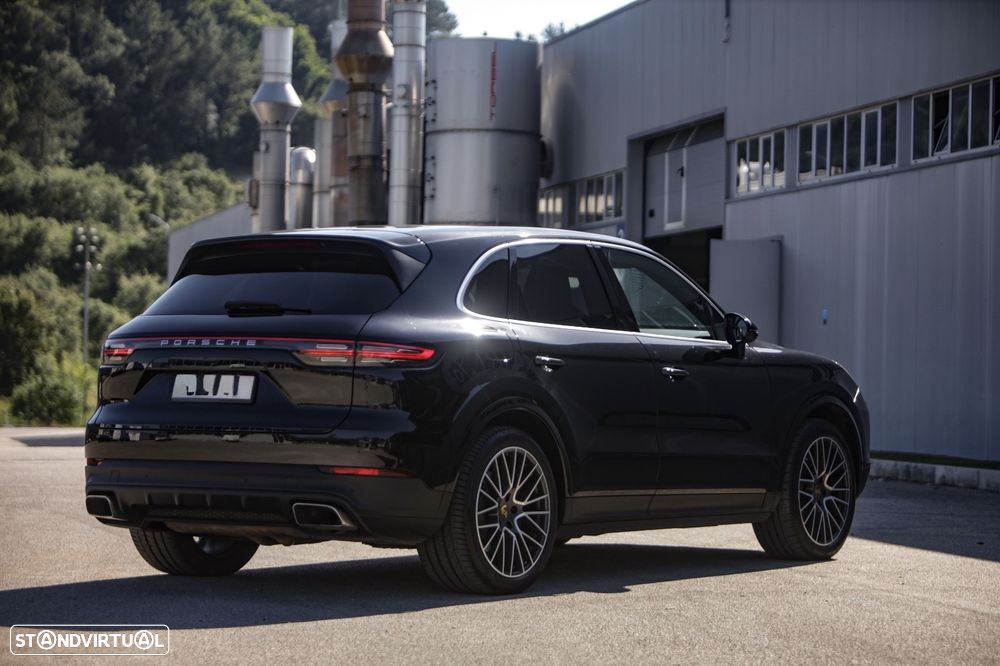 Porsche Cayenne E-Hybrid - 3