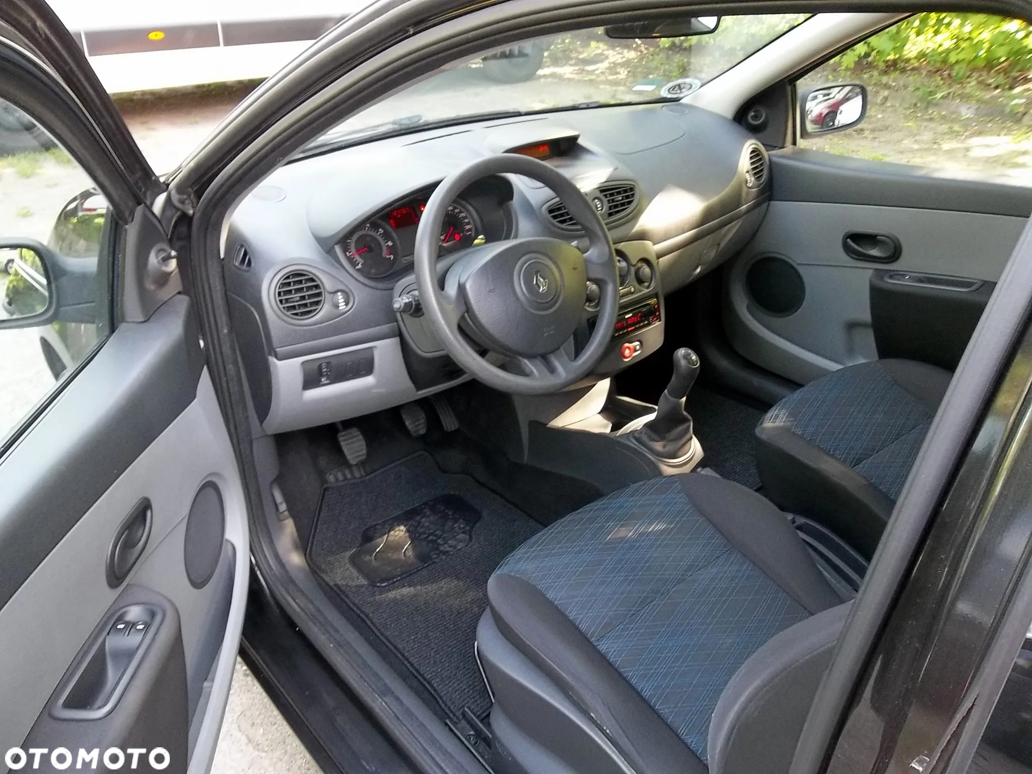 Renault Clio 1.2 16V 75 nightDay - 5