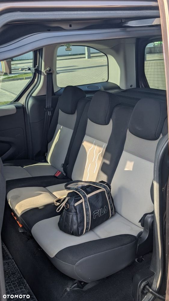 Peugeot Partner 1.6 e-HDi STT Active - 17
