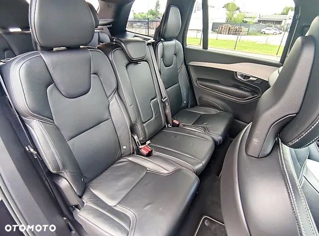 Volvo XC 90 D5 AWD R-Design 7os - 24