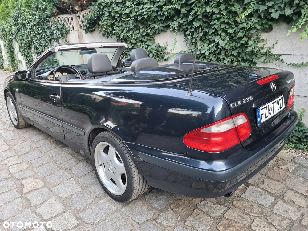 Mercedes-Benz CLK - 10