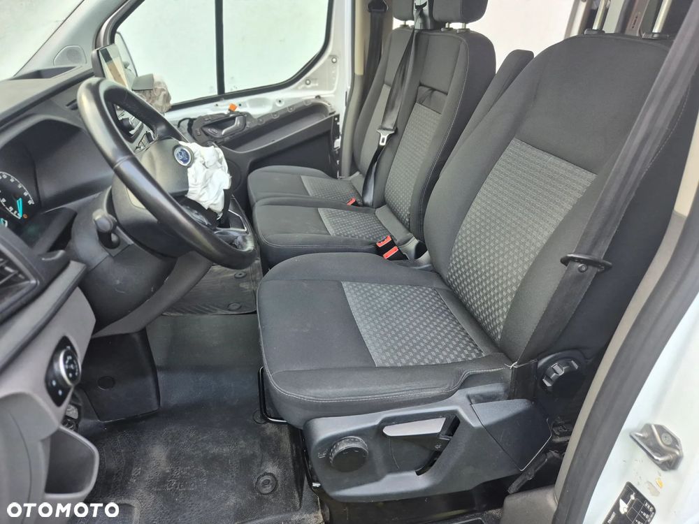 Ford Transit Custom 320 L2H1 Limited (bryg.) - 26