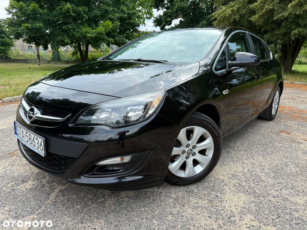 Opel Astra 1.4 T Essentia - 2