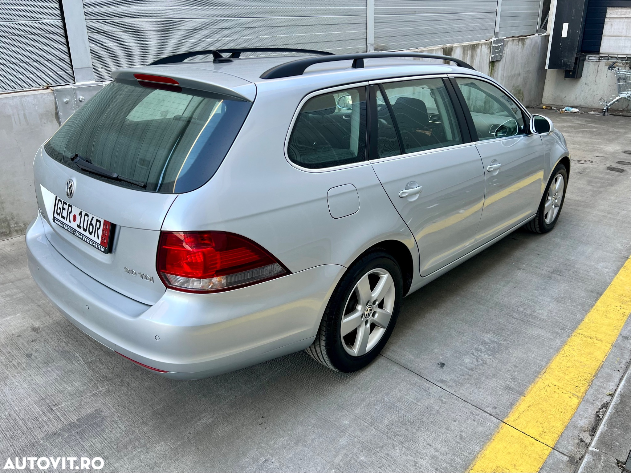 Volkswagen Golf 2.0 TDI DPF Comfortline - 6