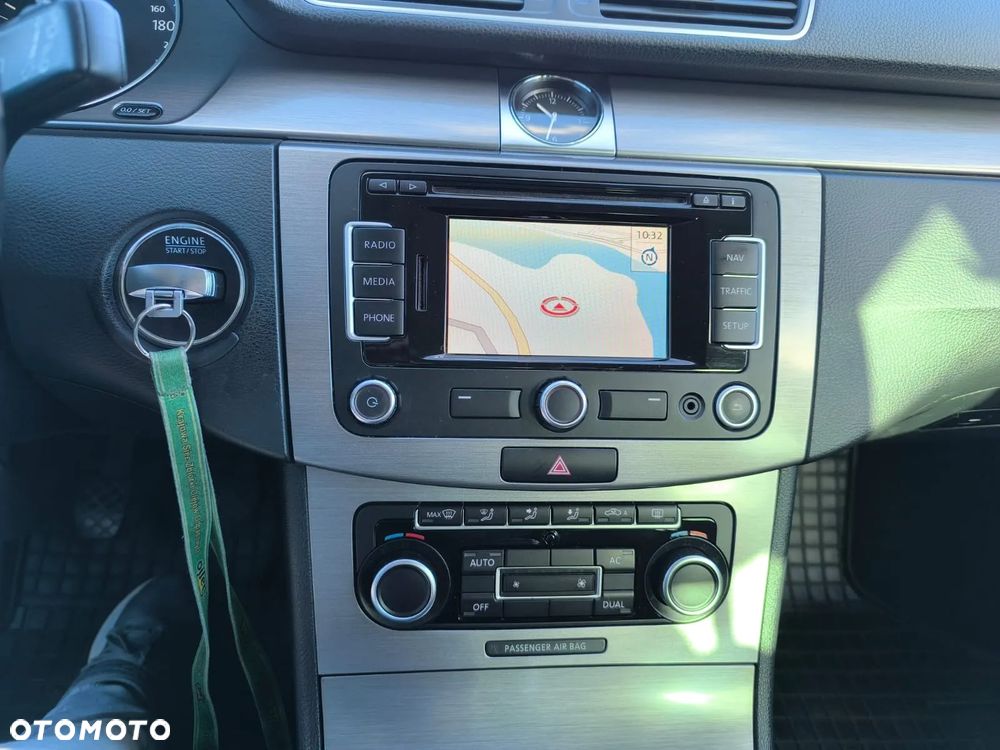 Volkswagen Passat 1.6 TDI DPF BlueMot Comfortline - 10