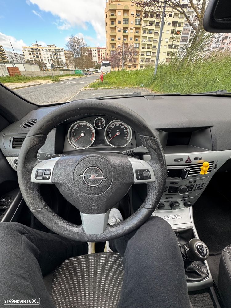 Opel Astra GTC 1.3 CDTI - 10
