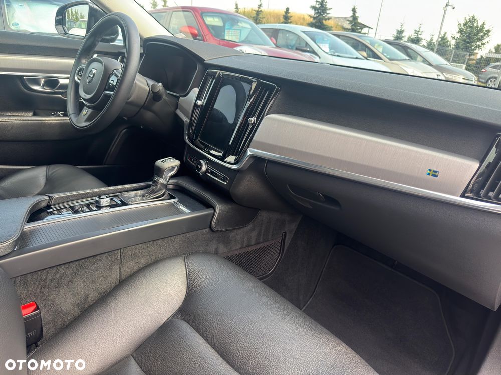 Volvo S90 D4 Geartronic Momentum Pro - 25