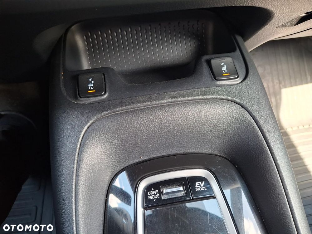 Toyota Corolla 1.8 Hybrid GPF Comfort - 31