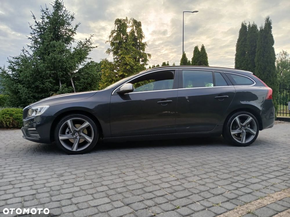 Volvo V60 D3 R-Design Momentum - 2