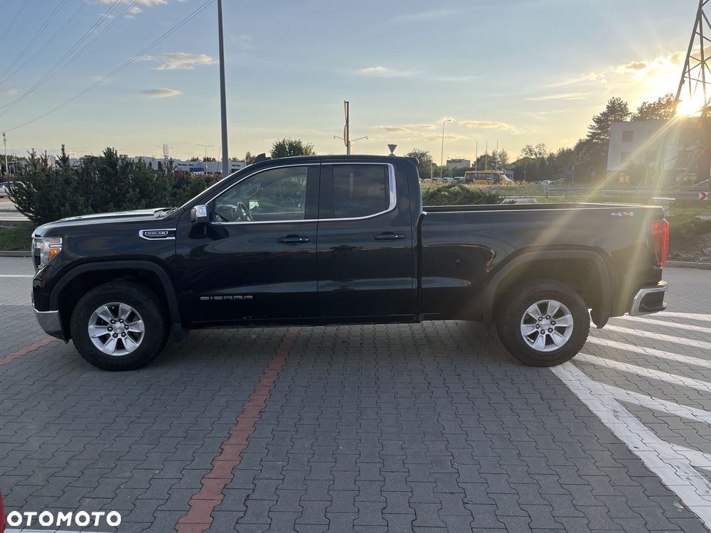 GMC Sierra - 1