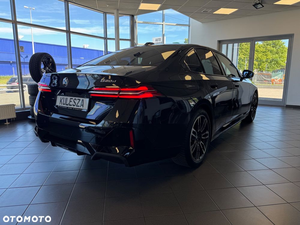 BMW Seria 5 520d xDrive - 6