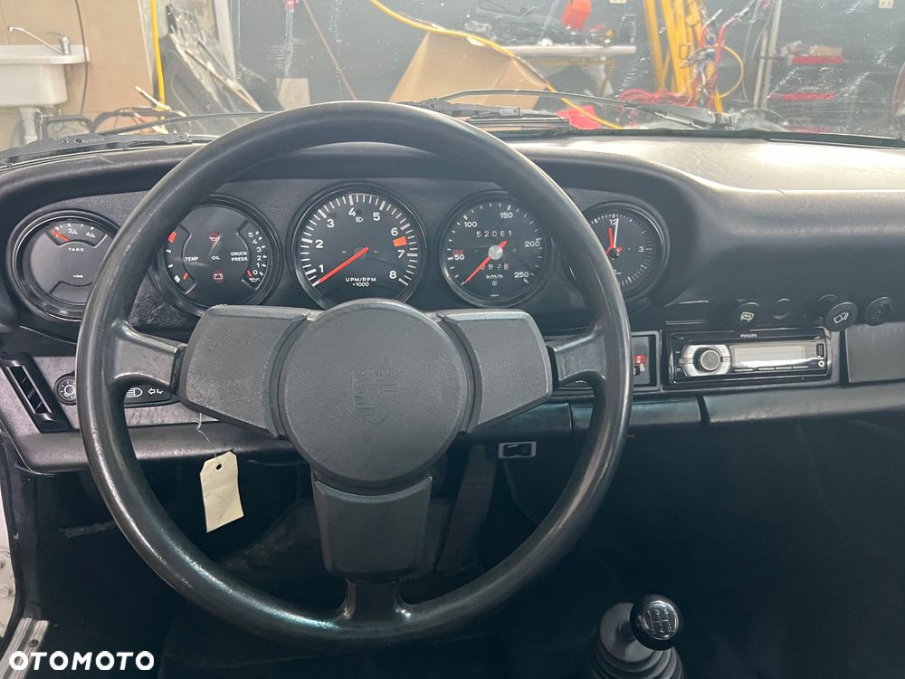 Porsche 911 - 22