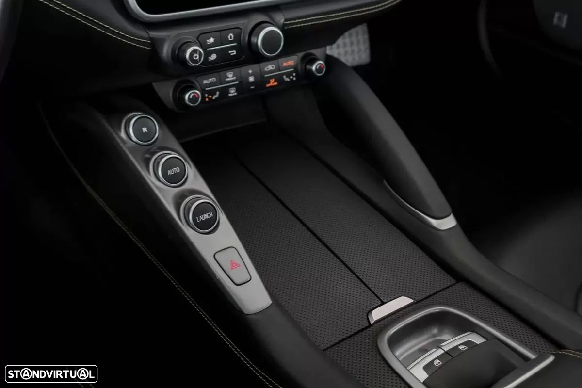 Ferrari GTC4 Lusso - 11