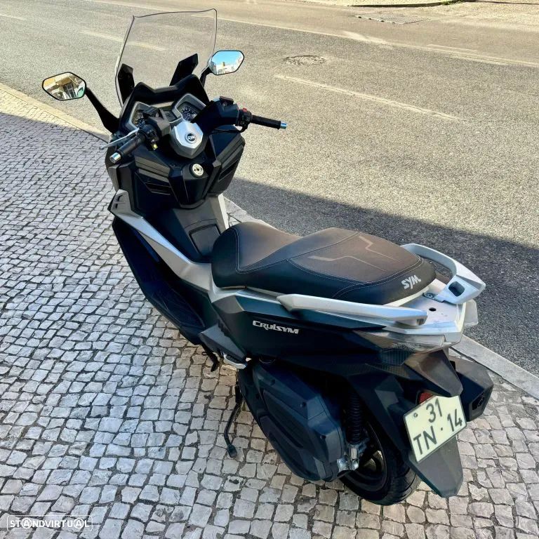 Sym Cruisym 300 - 32