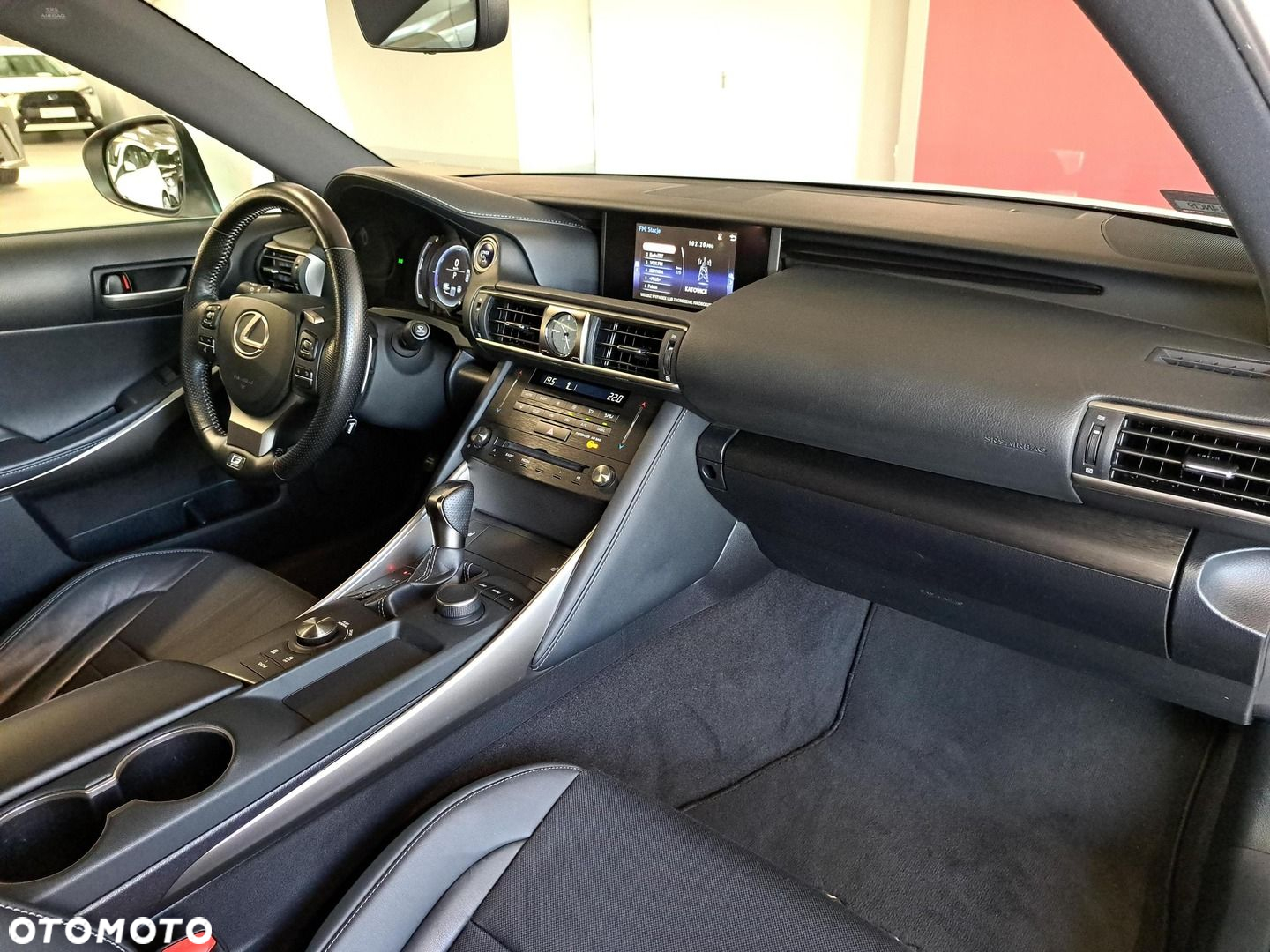 Lexus IS 300h F Sport Edition - 16