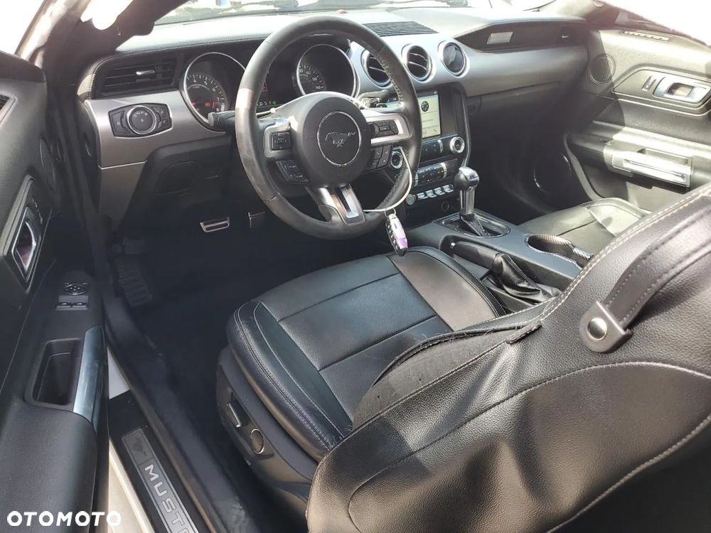 Ford Mustang 5.0 V8 GT - 7