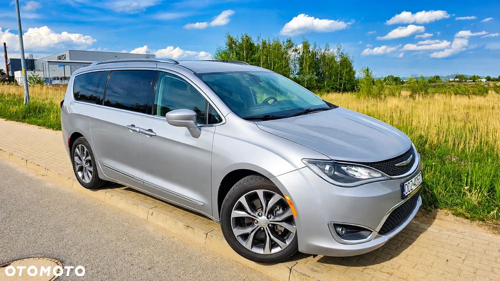 Chrysler Pacifica - 3