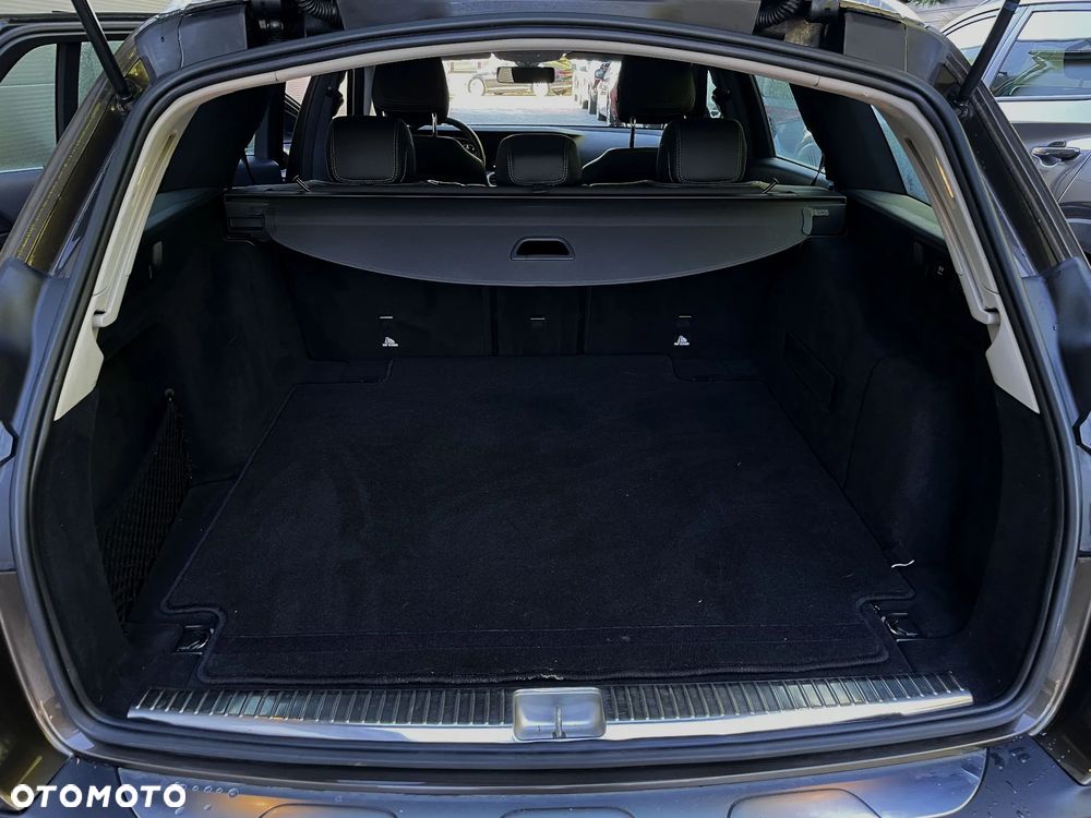 Mercedes-Benz Klasa E 220 d 4-Matic 9G-TRONIC - 38