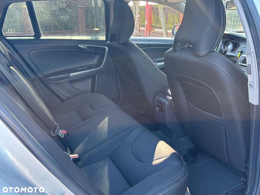 Volvo V60 D2 Drive-E Kinetic - 37