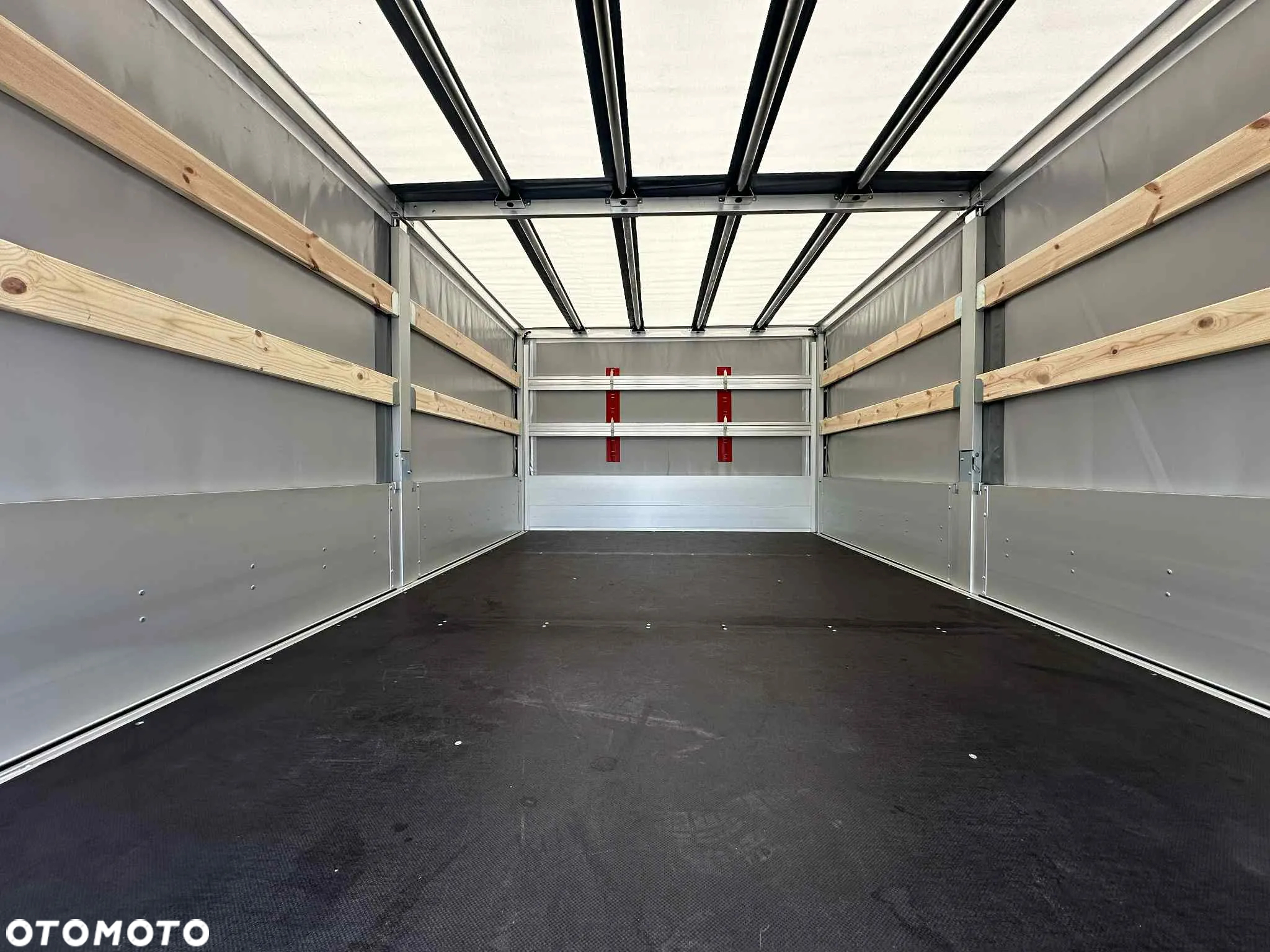 Volkswagen Crafter - 12