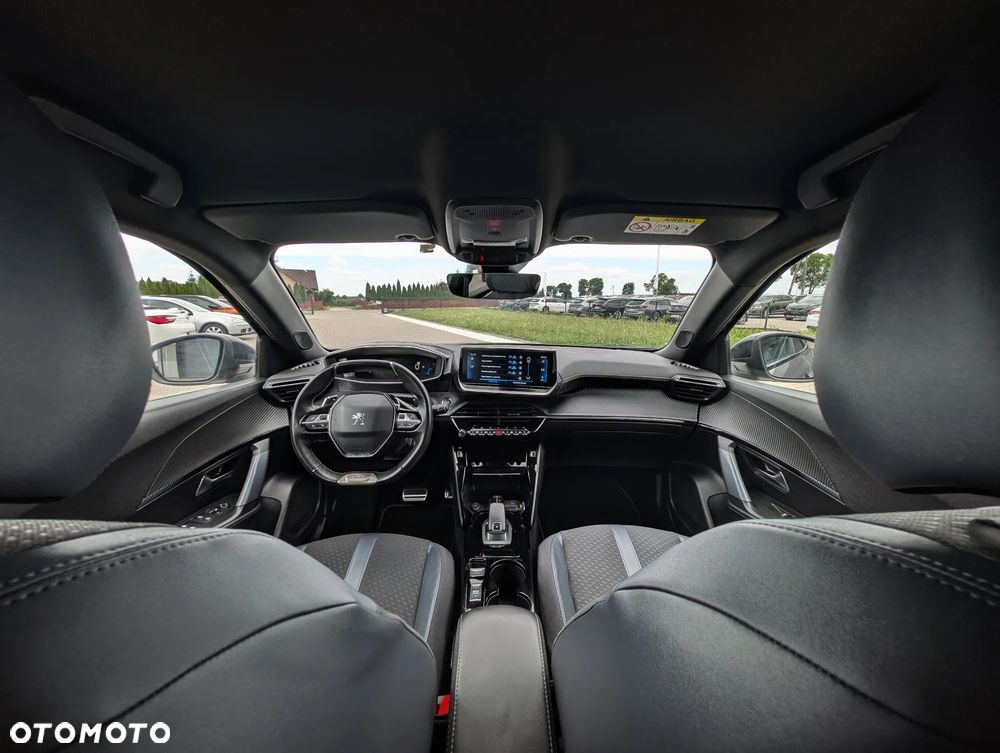 Peugeot 2008 PureTech 130 EAT8 GT - 24