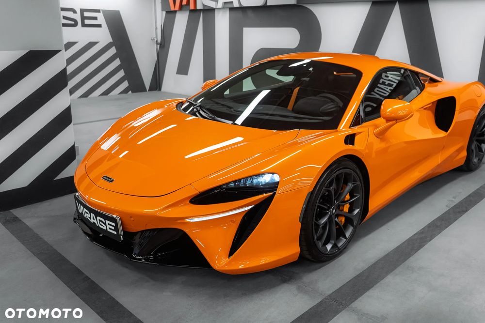 McLaren Artura - 7