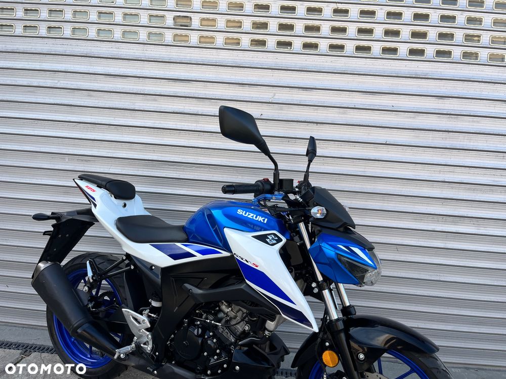 Suzuki GSX - 17