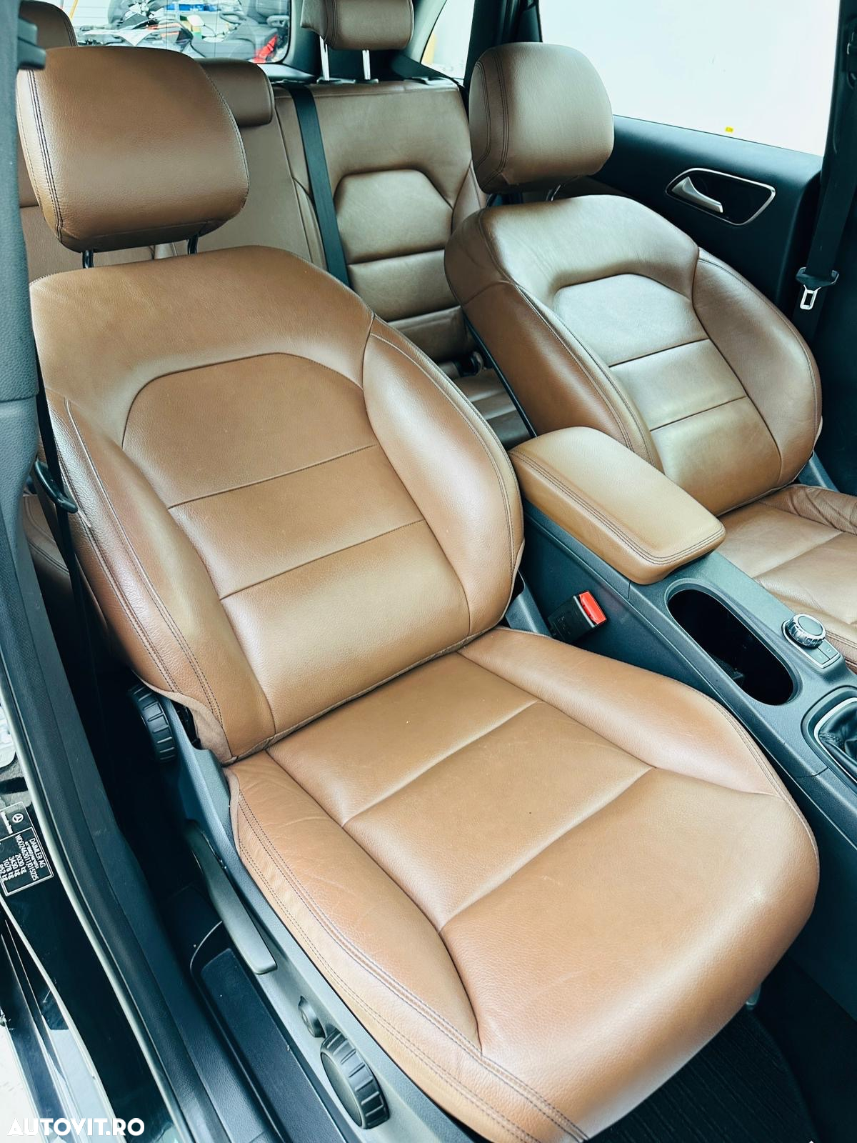Mercedes-Benz B - 28