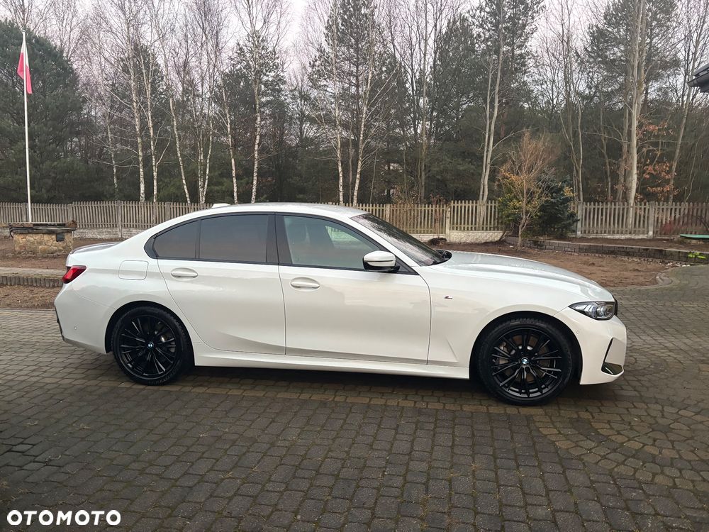 BMW Seria 3 330i xDrive - 11