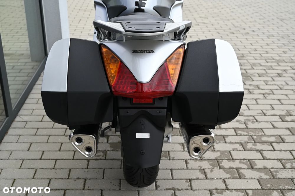 Honda ST - 8