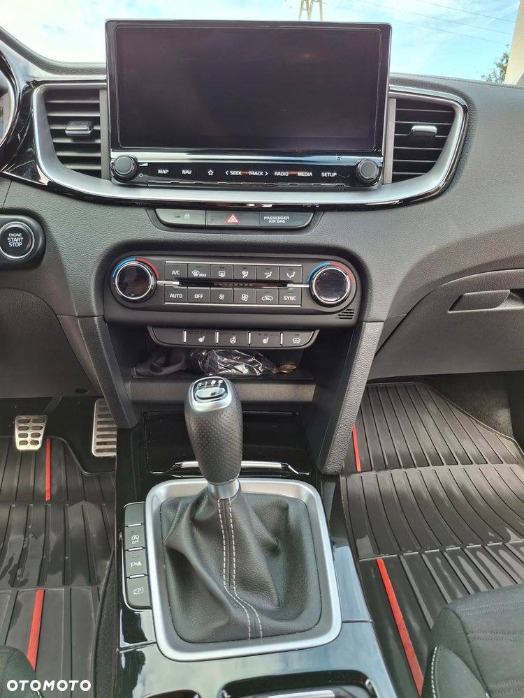Kia ProCeed - 18