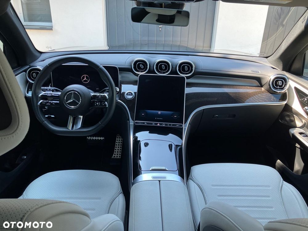 Mercedes-Benz GLC 300 4Matic 9G-TRONIC AMG Line - 10