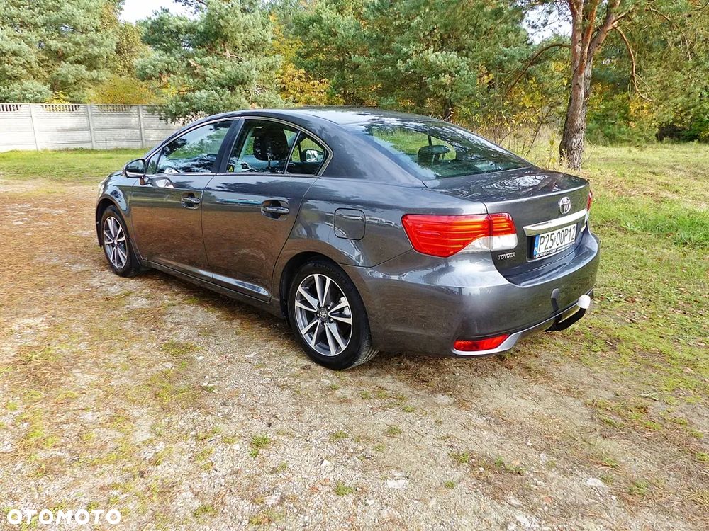 Toyota Avensis 1.8 Premium - 11