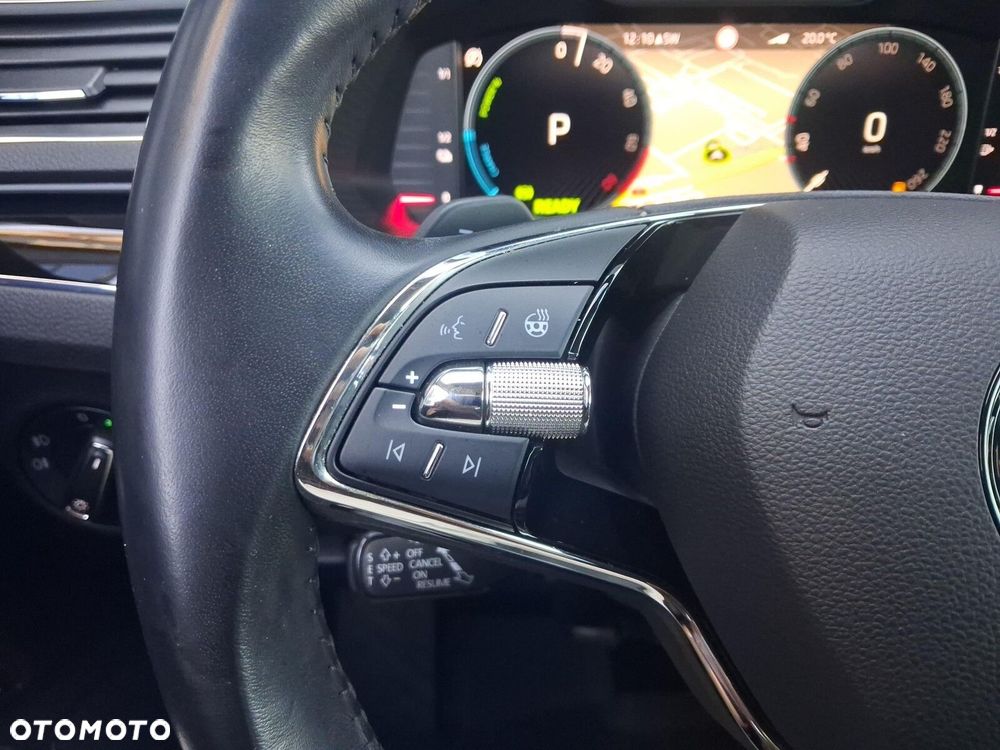 Skoda Superb 1.4 TSI Plug-In Hybrid L&K DSG - 19