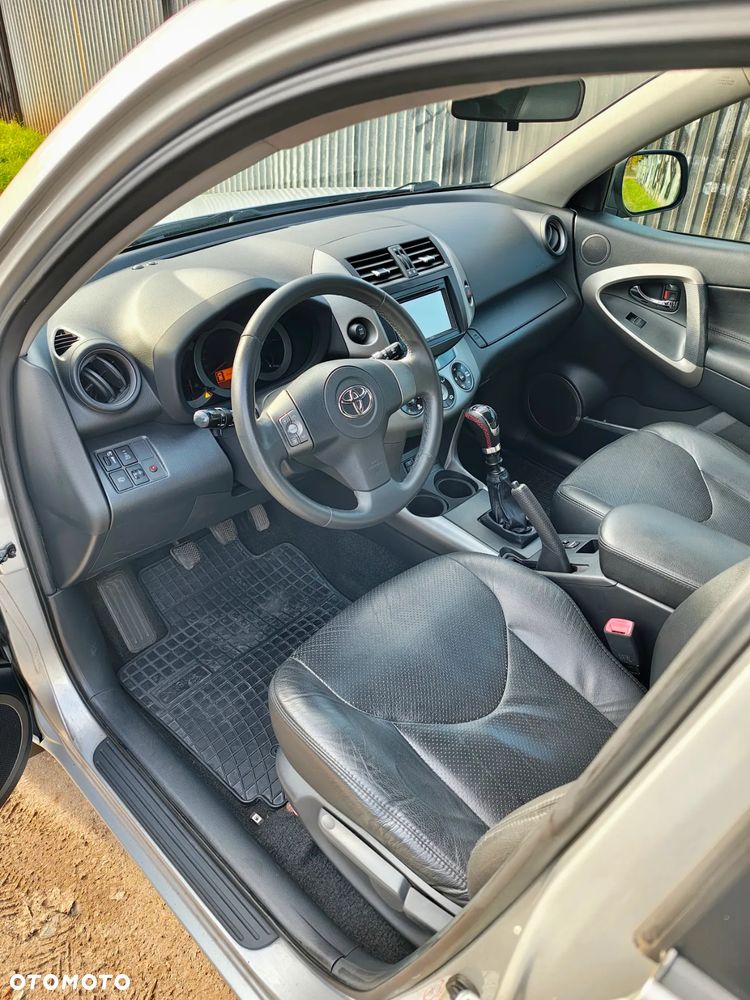 Toyota RAV4 2.2 D-4D Premium - 7