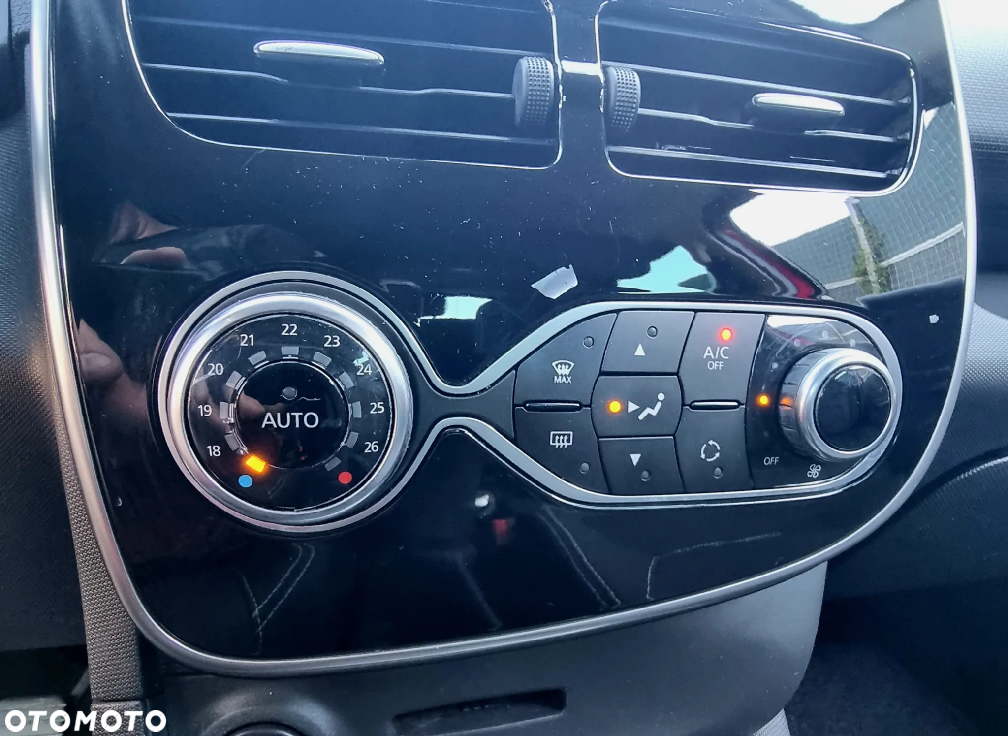 Renault Clio 1.2 16V Limited EU6 - 27