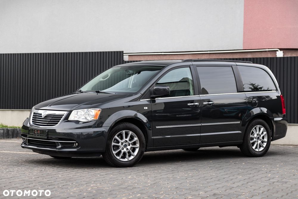 Lancia Voyager - 3