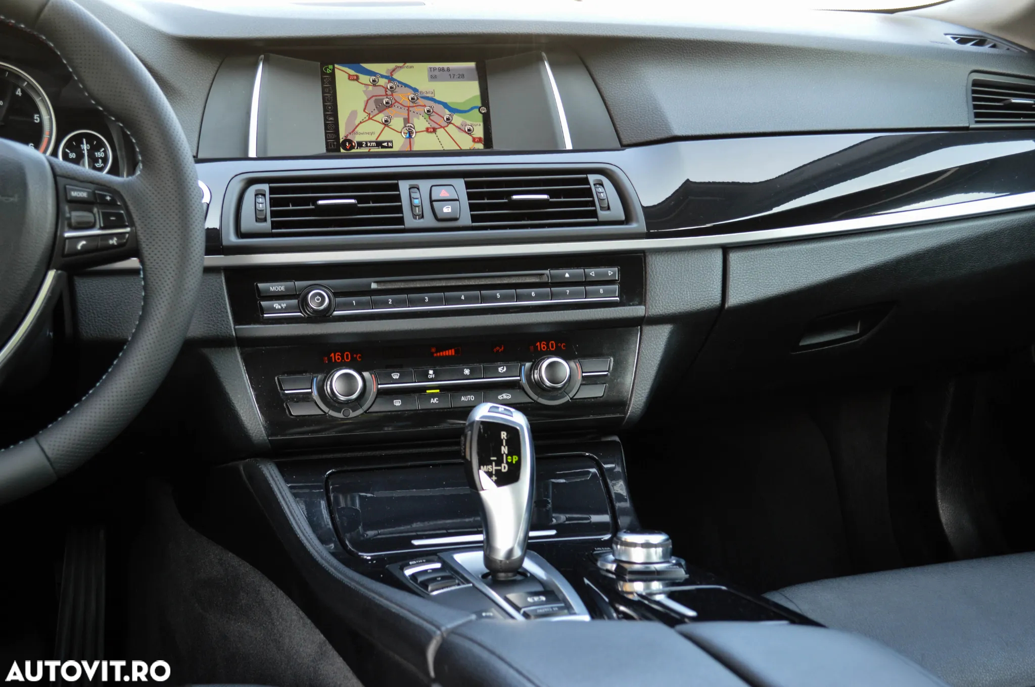 BMW Seria 5 520d Aut. - 34