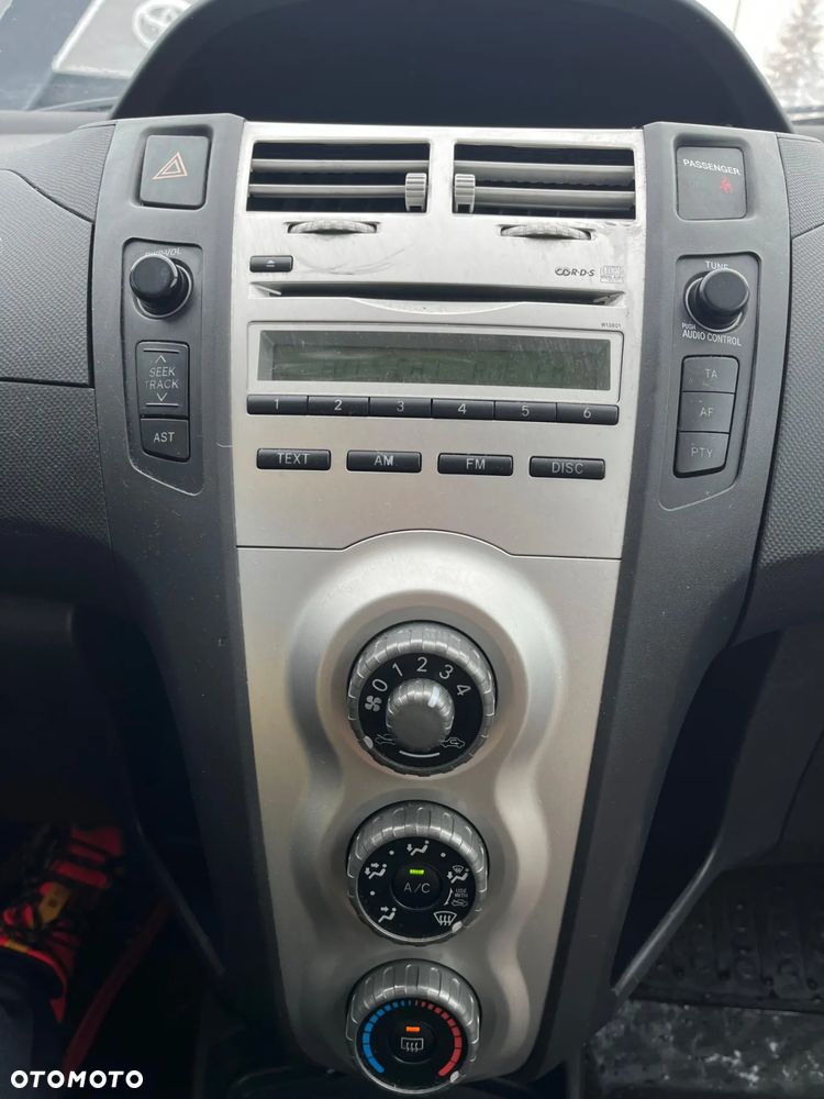 Toyota Yaris 1.0 Luna A/C - 9