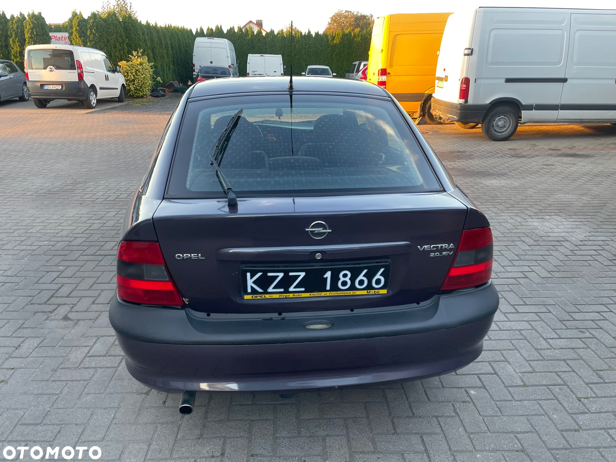 Opel Vectra 2.0-16 CDX - 4
