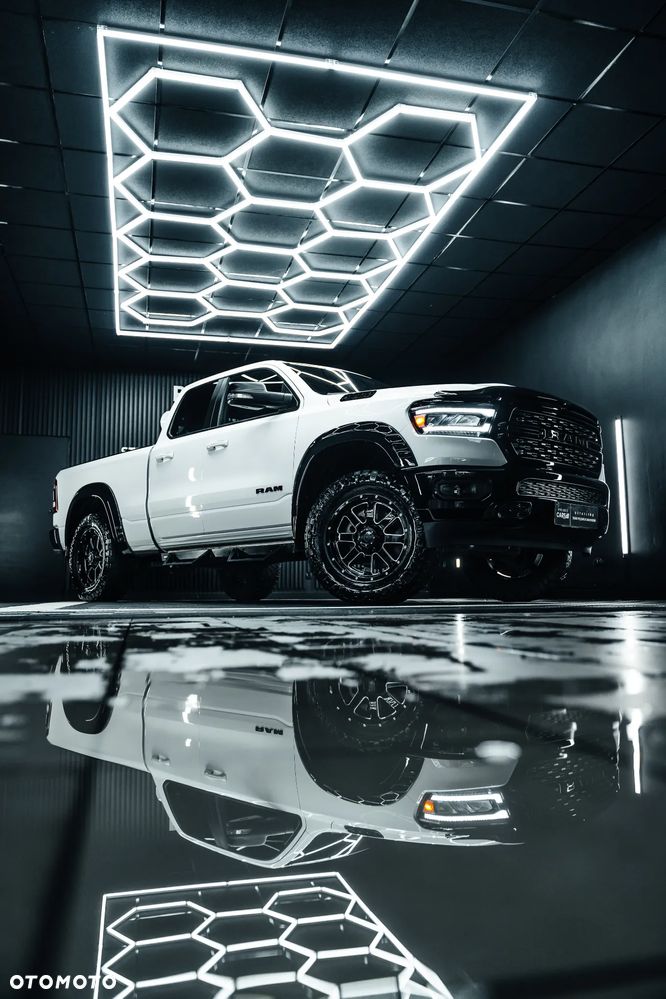 RAM 1500 Crew Cab Shortbed Bighorn - 9