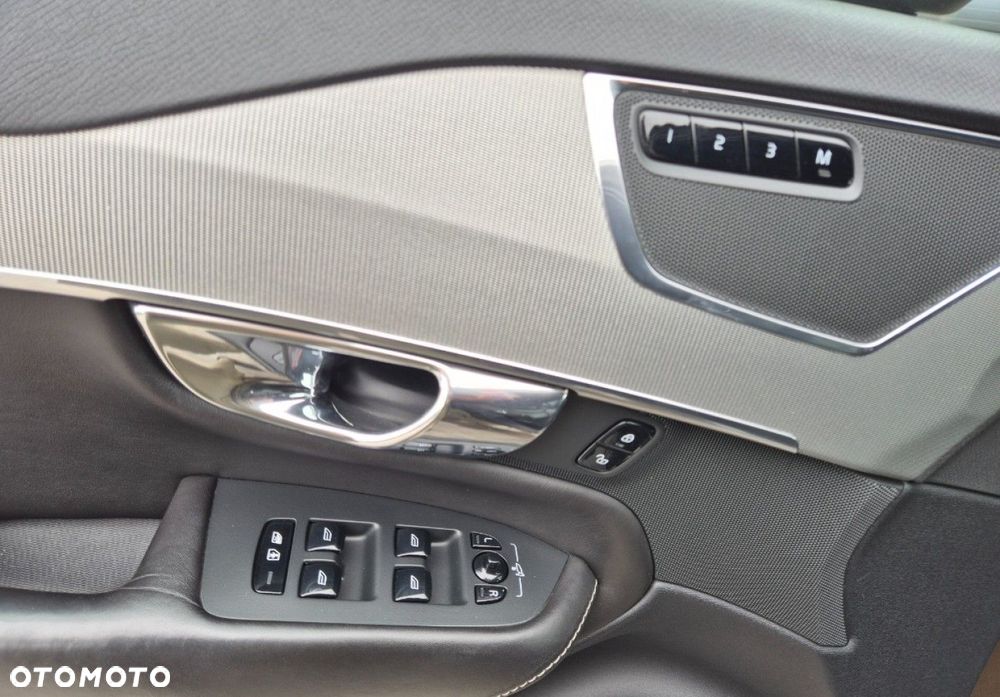 Volvo XC 90 - 17
