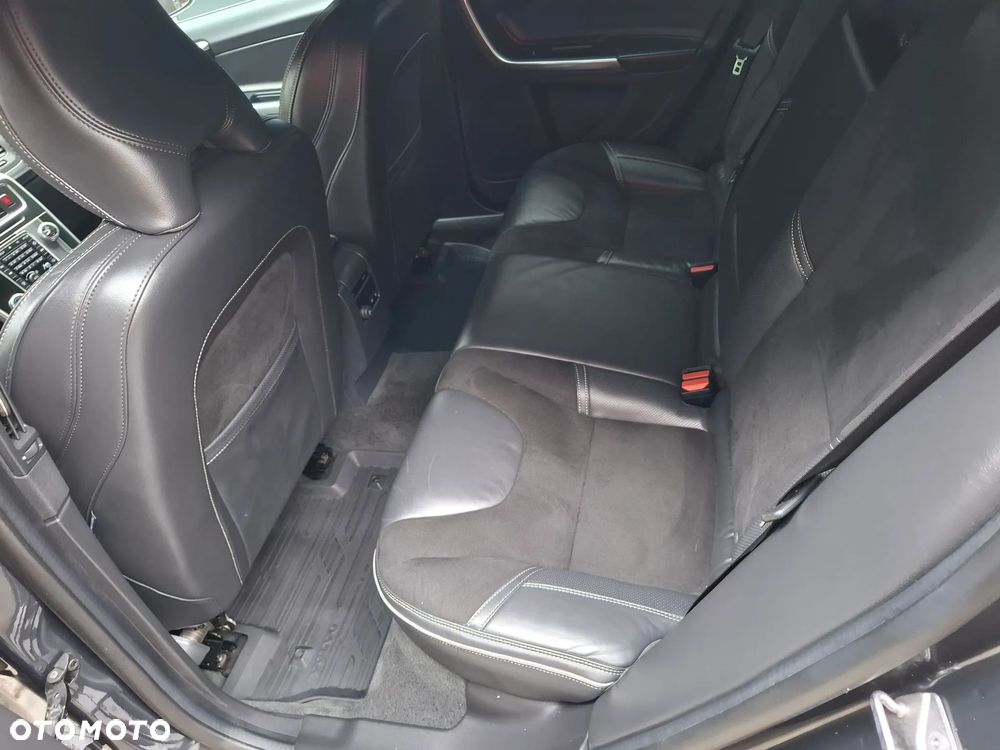 Volvo V60 D4 Geartronic RDesign - 12